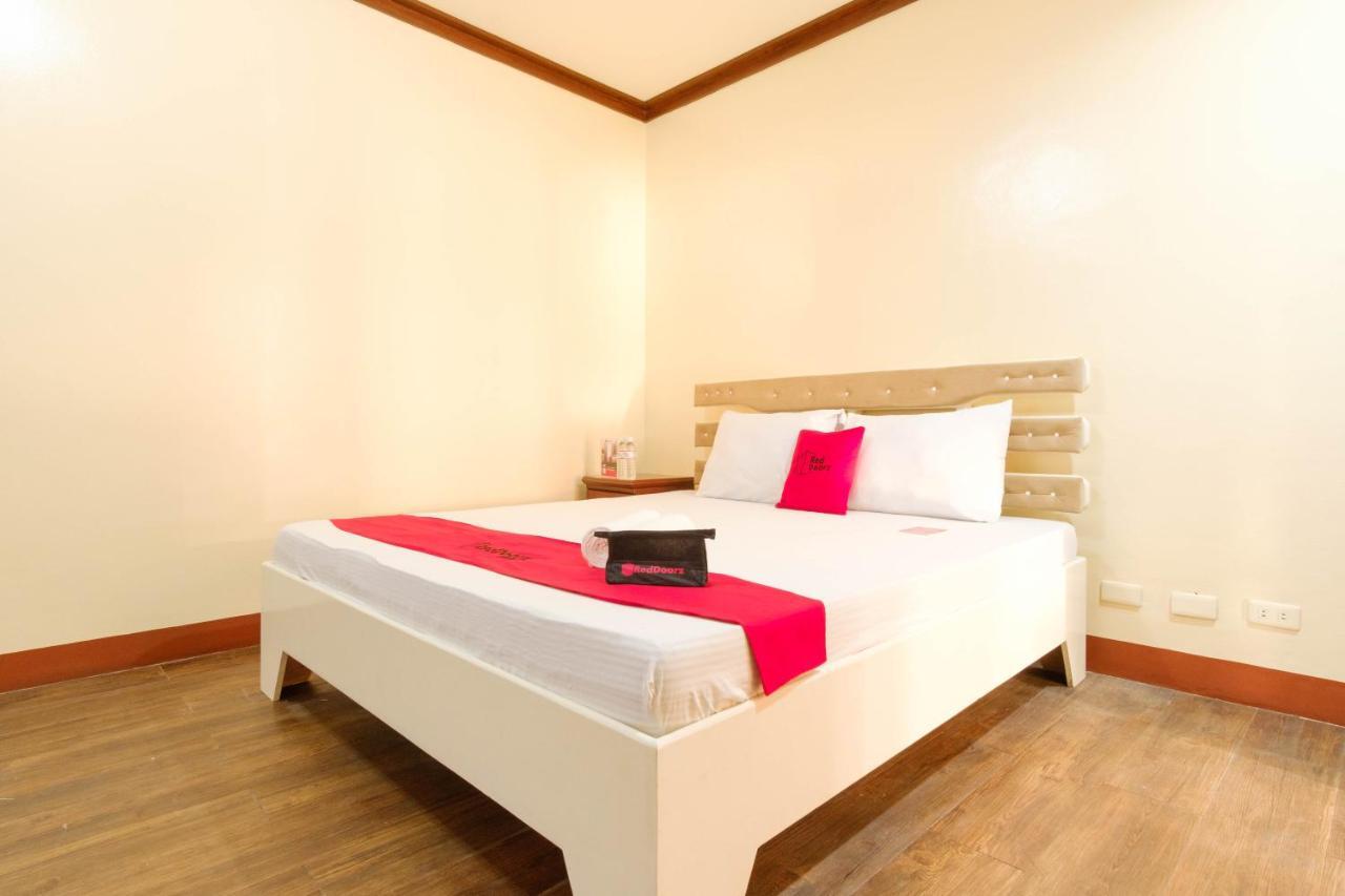Reddoorz Plus @ Seaborne Hotel Subic Zambales מראה חיצוני תמונה