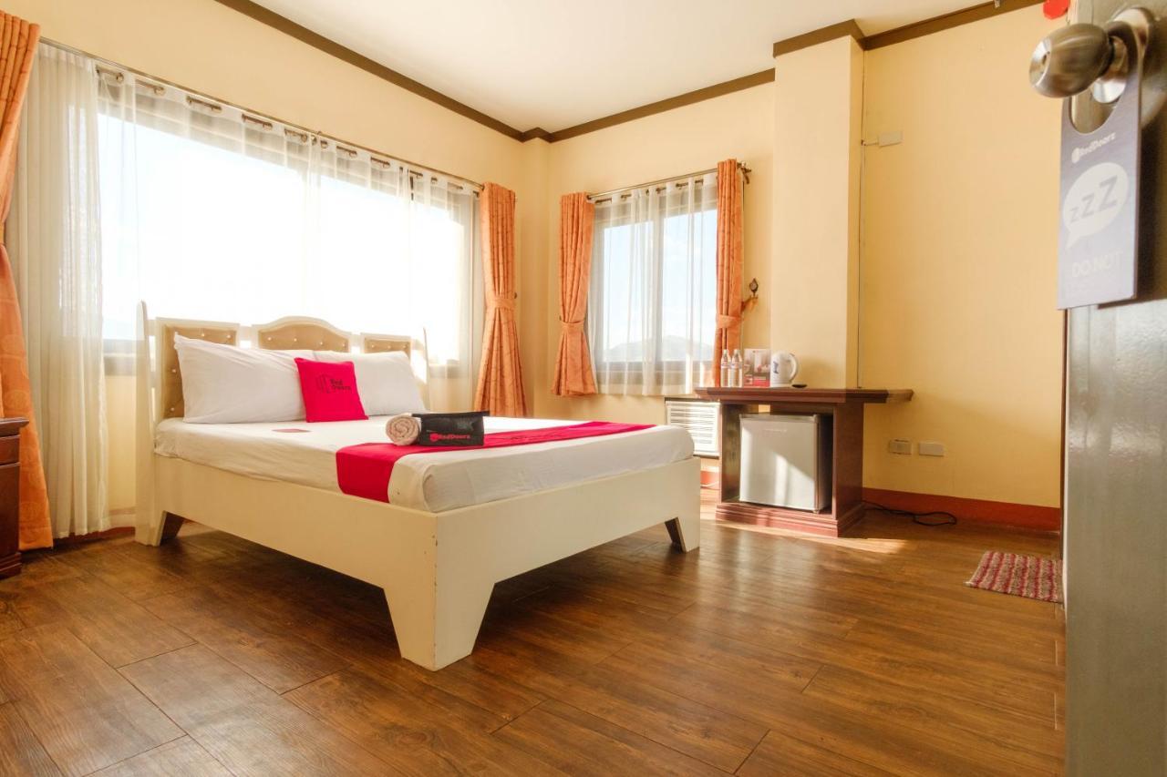 Reddoorz Plus @ Seaborne Hotel Subic Zambales מראה חיצוני תמונה